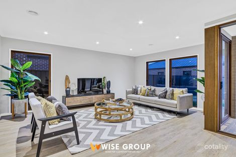 Property photo of 8 Kamala Road Clyde North VIC 3978