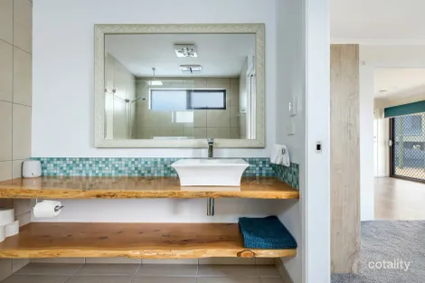 Property photo of 124 Scamander Avenue Scamander TAS 7215