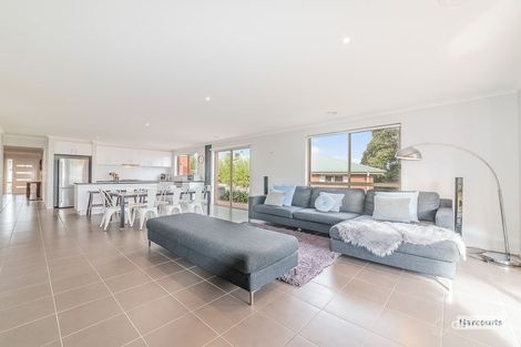 Property photo of 12 Kensington Square Drouin VIC 3818