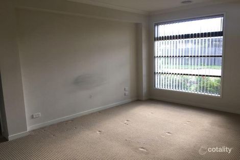 Property photo of 15 Chagall Parade Clyde North VIC 3978