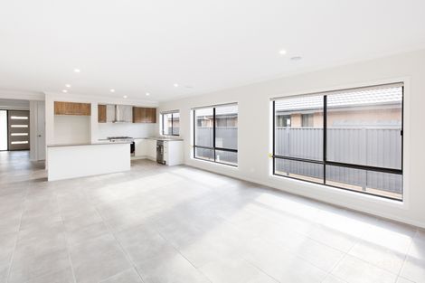 Property photo of 76 Verdale Drive Alfredton VIC 3350