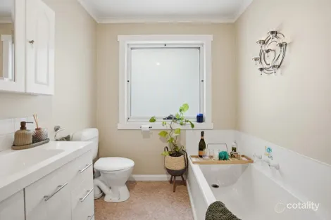 Property photo of 8 Deviation Crescent Prospect TAS 7250