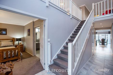 Property photo of 14 Burford Way Cranbourne North VIC 3977
