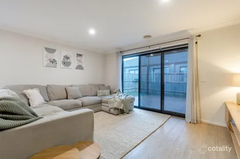 Property photo of 2 Bendigo Street Mickleham VIC 3064