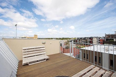 Property photo of 10/98 Barkly Street St Kilda VIC 3182
