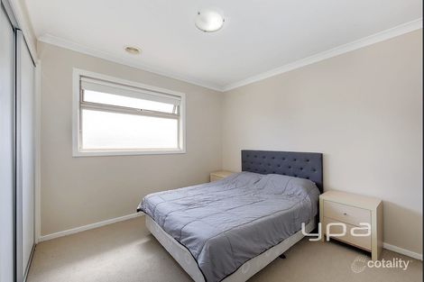 Property photo of 112 James Mirams Drive Roxburgh Park VIC 3064