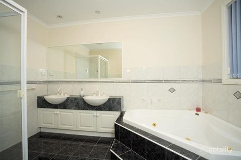Property photo of 50 Pitfield Crescent Rowville VIC 3178