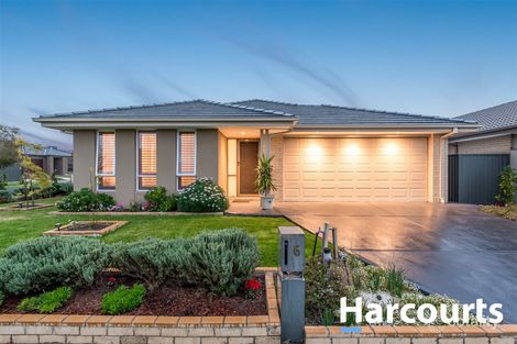 6 Bellsquarry Ave, Cranbourne East, VIC 3977