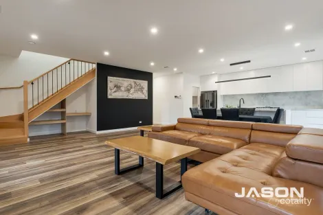 Property photo of 2 Kent Way Tullamarine VIC 3043