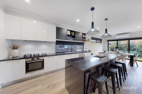 Property photo of 2/2 Linden Road Ringwood North VIC 3134