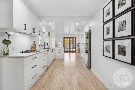 Property photo of 12 Mimosa Drive Mount Austin NSW 2650