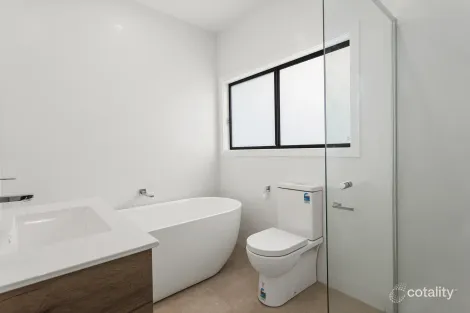 Property photo of 4 Kiah Close Tullimbar NSW 2527