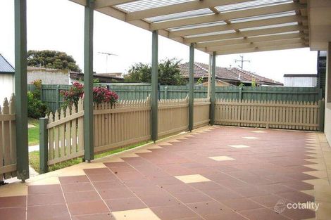 Property photo of 2 Yarmouth Avenue St Albans VIC 3021