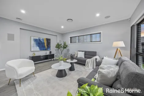 Property photo of 8 Liebig Place Minto NSW 2566