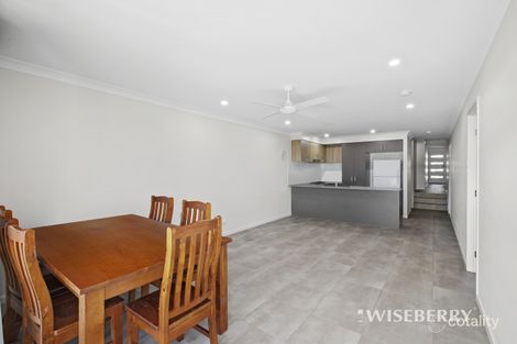 Property photo of 2/44 Voyager Street Wadalba NSW 2259