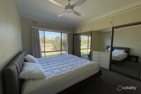 Property photo of 32 Banksia Crescent Dubbo NSW 2830