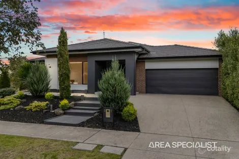 37 Vantage Dr, Pakenham, VIC 3810