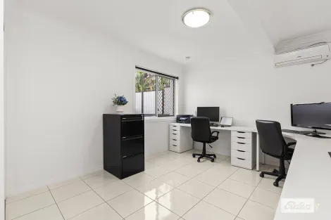 Property photo of 3 Benbow Court Springwood QLD 4127