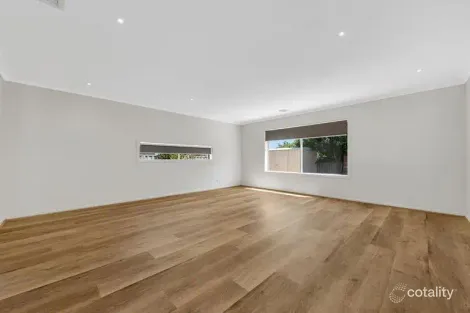 Property photo of 14 Aquitane Drive Cranbourne East VIC 3977