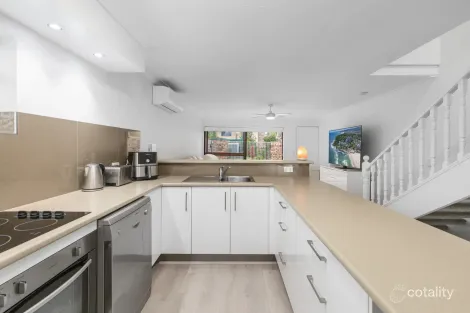 Property photo of 4/26-30 Dunlin Drive Burleigh Waters QLD 4220