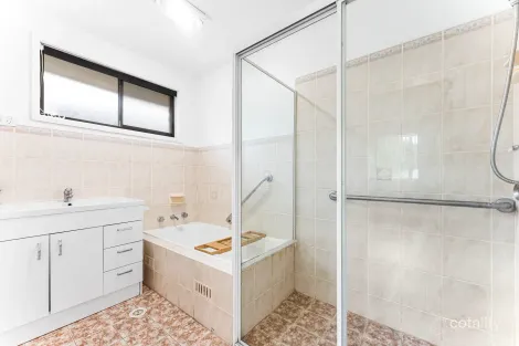 Property photo of 11 Lucas Crescent Berkeley Vale NSW 2261