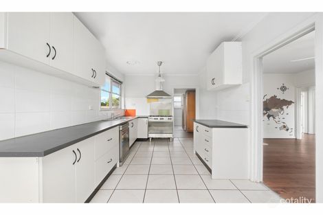 Property photo of 15 Hyland Court Sale VIC 3850