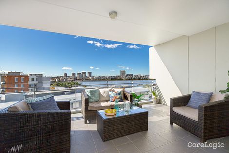 Property photo of 735/25 Bennelong Parkway Wentworth Point NSW 2127