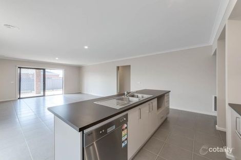 Property photo of 15 Celtic Drive Cranbourne East VIC 3977