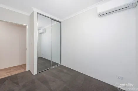 Property photo of 12 Limahuli Way Lakelands WA 6180