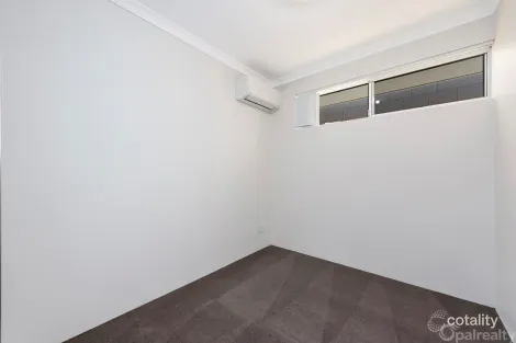 Property photo of 12 Limahuli Way Lakelands WA 6180