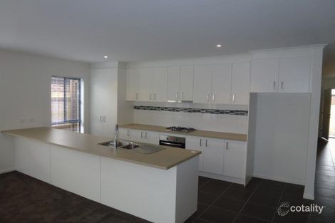 2/34 Weeroona Ave, Hamlyn Heights, VIC 3215