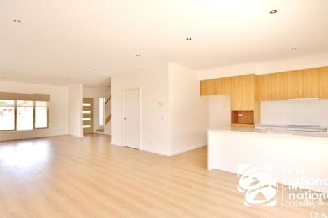 Property photo of 2/4 Adelaide Street St Albans VIC 3021