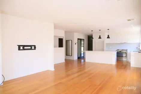 Property photo of 57 Selkirk Way Mickleham VIC 3064