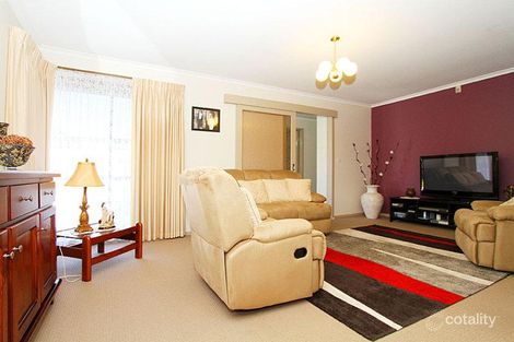 Property photo of 10 Kingston Town Crescent Mill Park VIC 3082