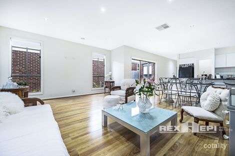 Property photo of 7 Coberley Way Cranbourne North VIC 3977