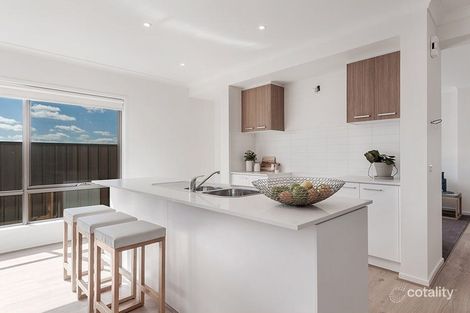 Property photo of 4 Kangaroo Road Craigieburn VIC 3064