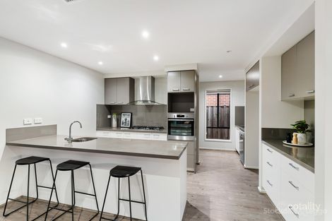 Property photo of 6 Goodenia Loop Cranbourne West VIC 3977