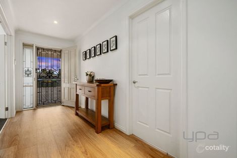 Property photo of 9 Stringybark Close Manor Lakes VIC 3024