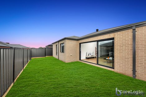 Property photo of 15 Gossia Avenue Craigieburn VIC 3064