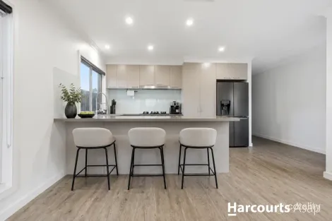 Property photo of 2/37 Arleon Crescent Cranbourne VIC 3977