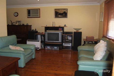 Property photo of 12 Lowana Crescent Seven Hills NSW 2147