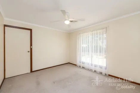 Property photo of 30 Ray Orr Drive Mount Barker SA 5251