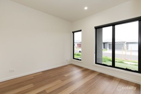 Property photo of 19 Sparrowhawk Crescent Deanside VIC 3336