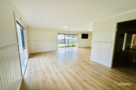 Property photo of 32 View Point Drive Chirnside Park VIC 3116