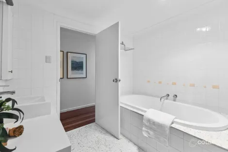 Property photo of 9 Dumfries Street Kenmore QLD 4069