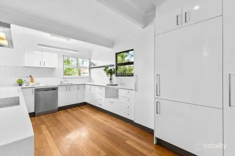 Property photo of 9 Dumfries Street Kenmore QLD 4069