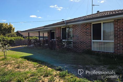 Property photo of 33 Wakefield Crescent Australind WA 6233