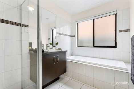 Property photo of 10 Nicole Court Bell Park VIC 3215