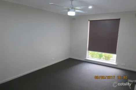 Property photo of 11 Flinders Avenue Fairview Park SA 5126