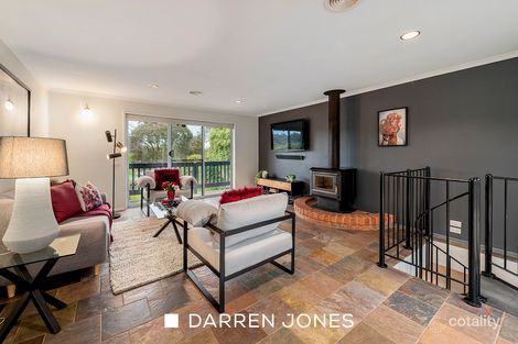 Property photo of 2 Yalta Close Greensborough VIC 3088